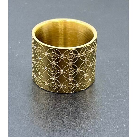 Michael Kors Gold Plated‎ Pave
Monogram Heritage Band Barrel Cigar Ring size 7 - Picture 7 of 10
